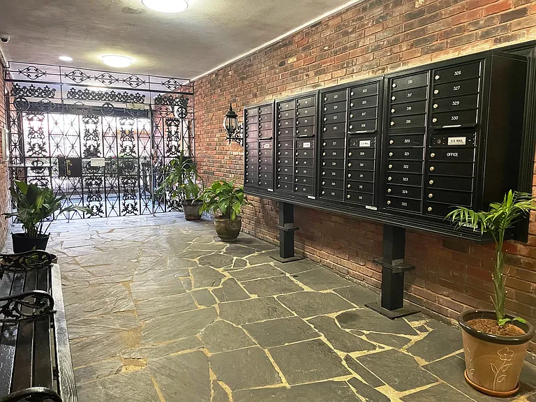 Locked mailbox, secure package delivery and handling