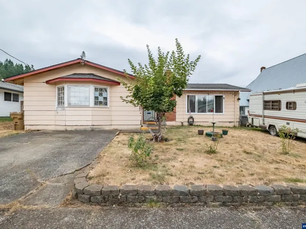 532 6th Ave, Sweet Home, OR 97386