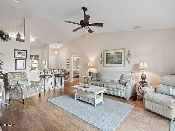 3rd image of 401 Dahoon Holly Dr