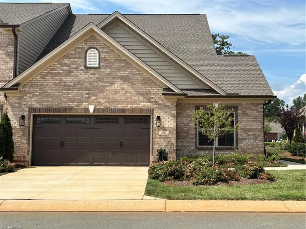 1042 Beechcraft Dr, Mebane, NC 27302