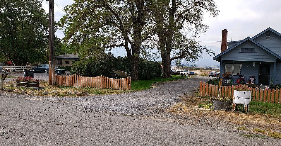 Picture of both homes from road