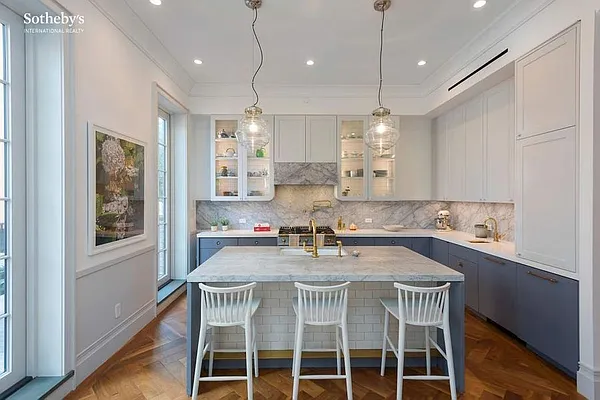 Sold by Sotheby's International Realty | media 8