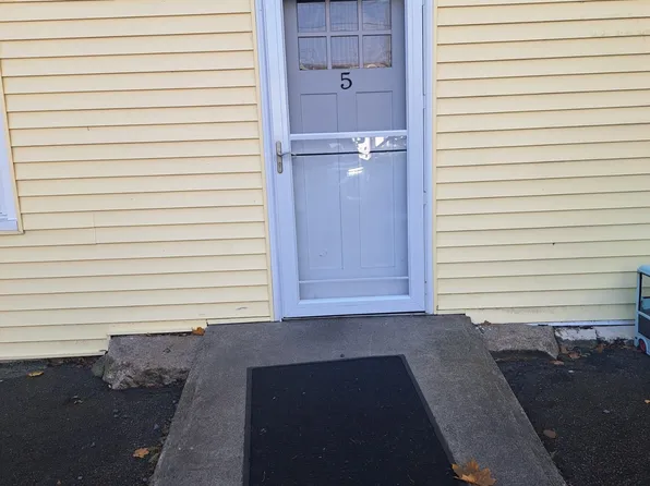 484 Pleasant St #5, Brockton, MA 02301