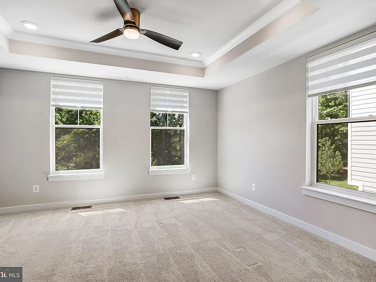 45181 Drowes Ter — Photo 19