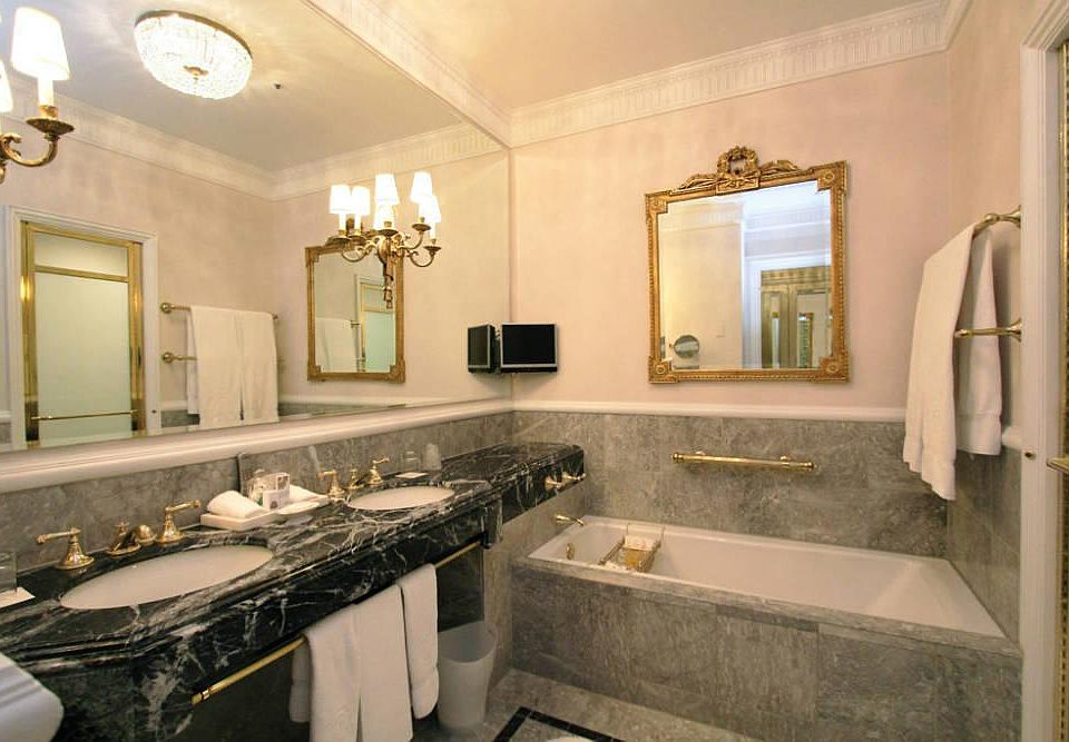 2nd image of 2 E 55th St #907b