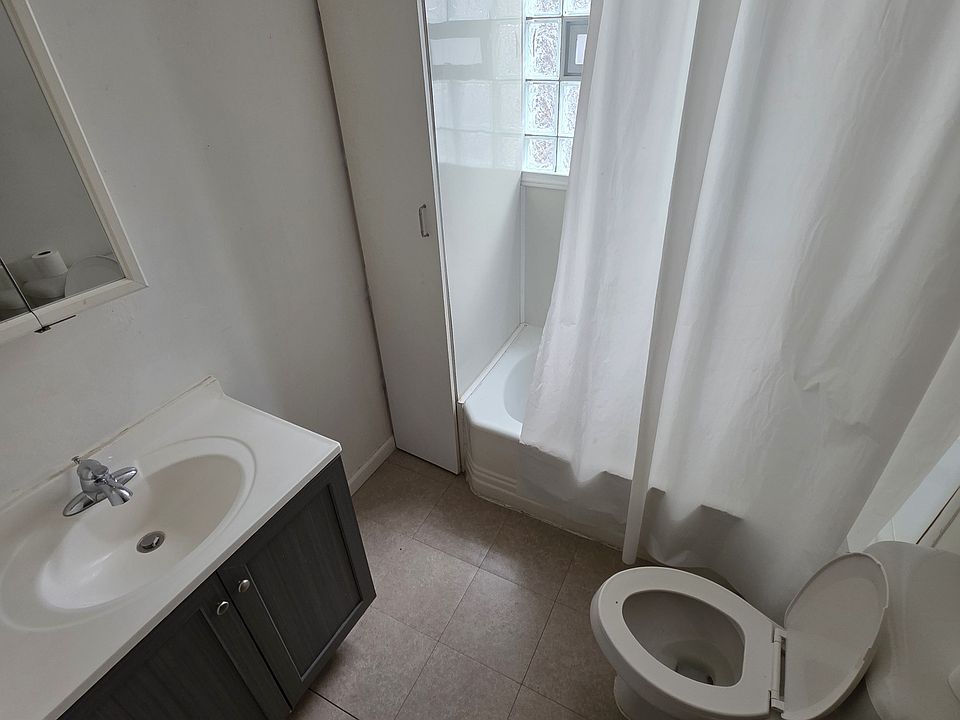 2nd image of 509 Detroit St #1