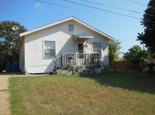 301 W Bradford St, Troup, TX 75789