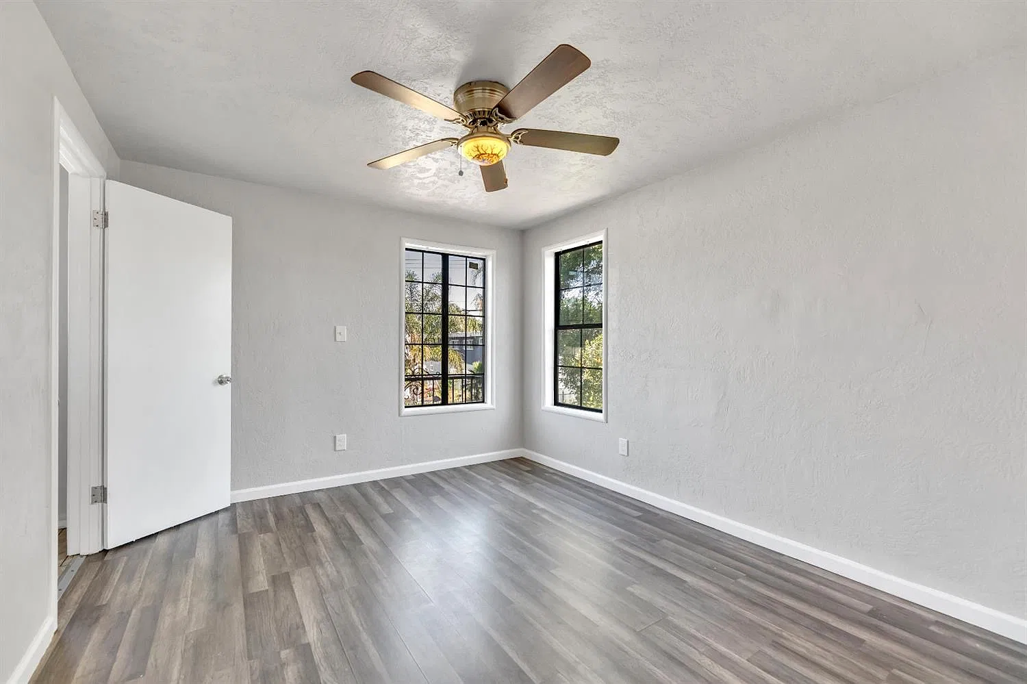 1 bed, 550 sqft, $1,300 — Photo 4