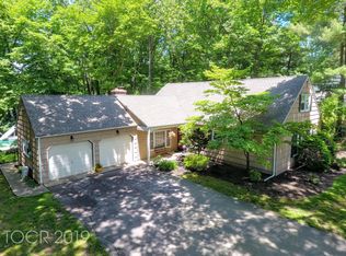 7 Commanche Trl, Oakland, NJ 07436