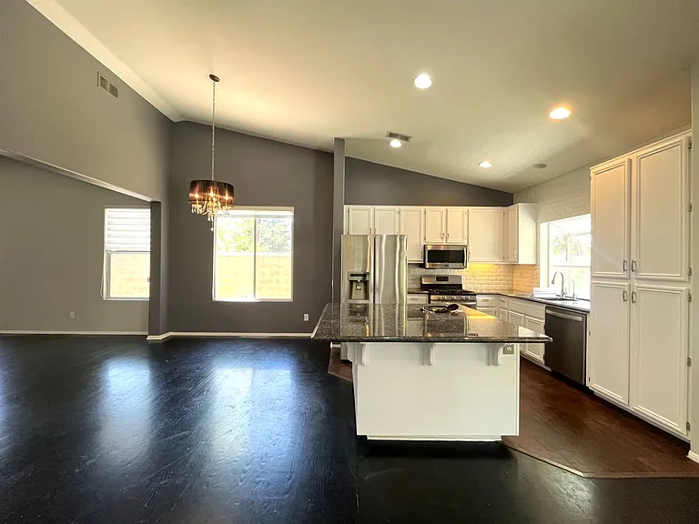 511 Shasta Dr — Photo 12