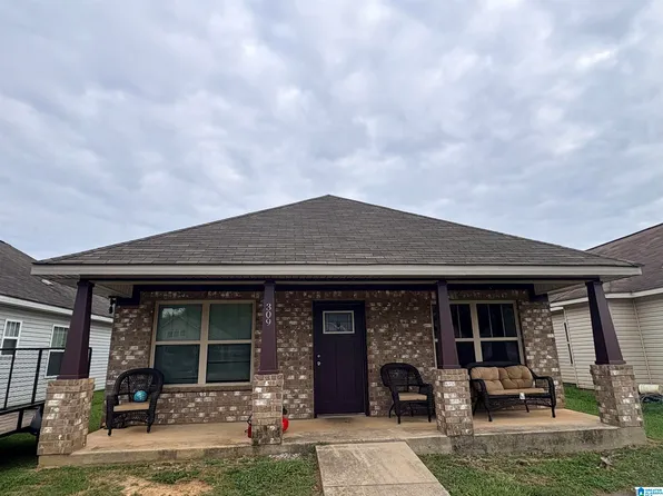309 Creek Run Cir, Calera, AL 35040