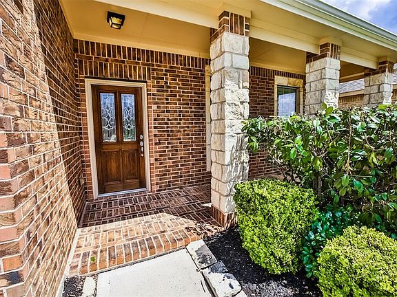 3rd image of 26306 Sandahl Ct