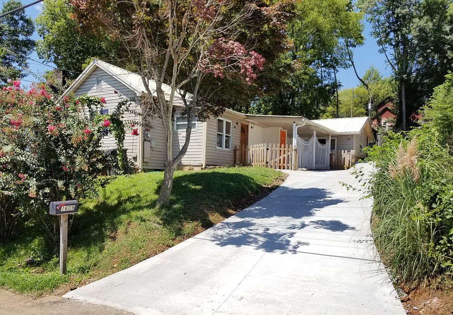 1st image of 1609 Hoitt Ave