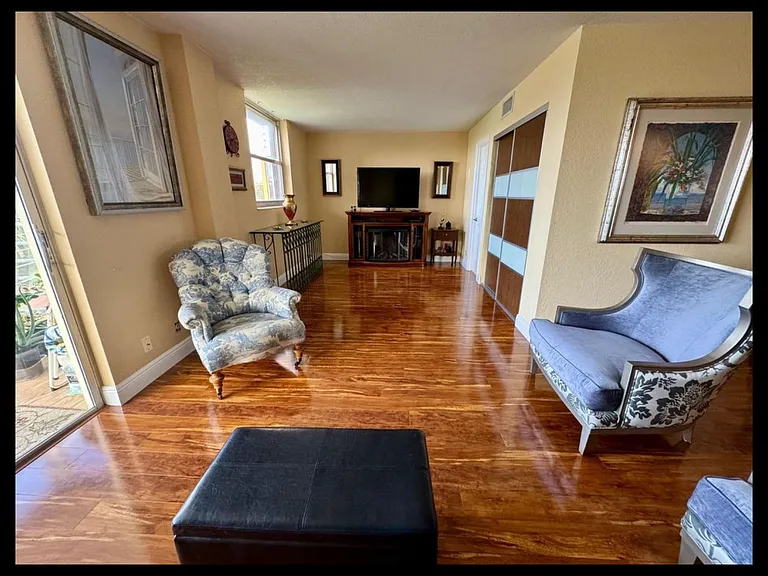 5201 NW 2nd Ave #415 — Photo 11