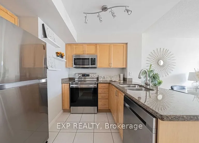 28 Harrison Garden Blvd #1112 — Photo 6