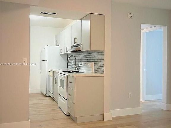 4th image of 1251 NE 108th St APT 103