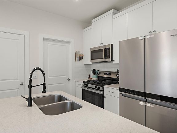 5th image of 532 White Steppe Way #252