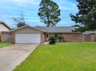 86 8th St, Shalimar, FL 32579