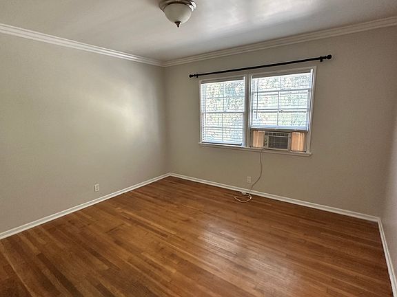 5th image of 3857 Prospect Ave #3857