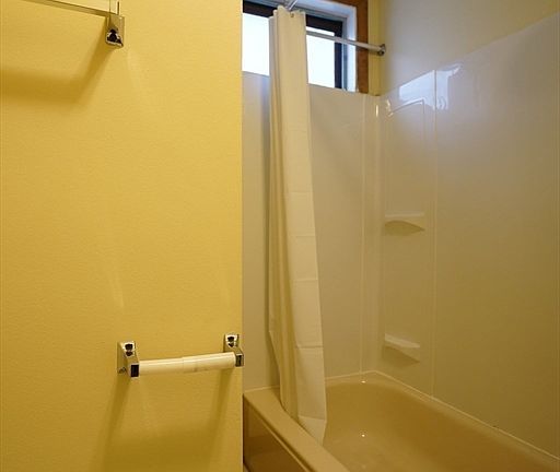 2nd image of 96 Nichols Ave #B