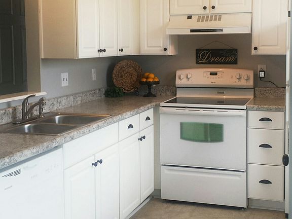 3rd image of 11172 Oakridge Dr