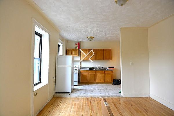 1st image of 3203 Snyder Ave APT 9