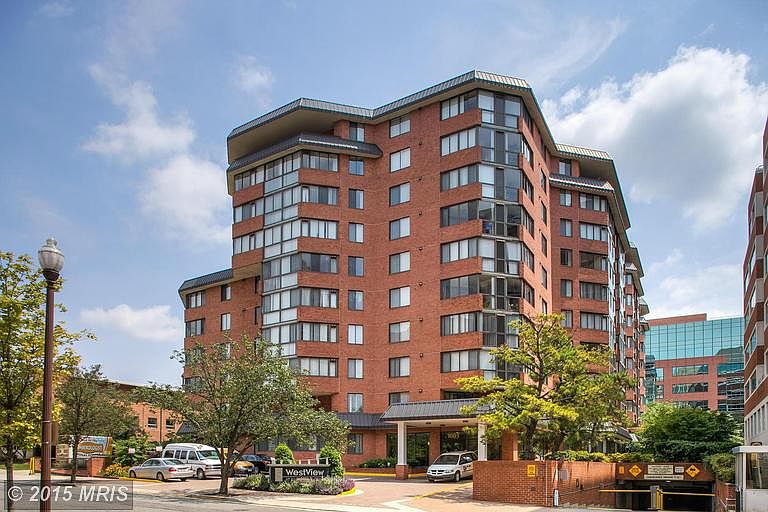 1st image of 1001 N Vermont St APT 415