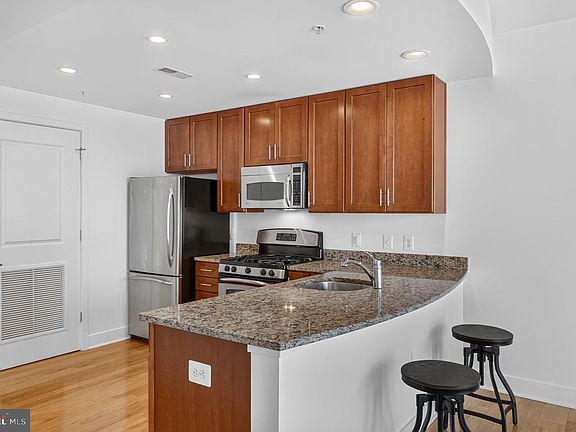 4th image of 1211 13th St NW APT 402