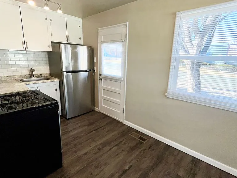 125 W Grant Ave. — Photo 4