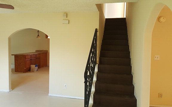 4th image of 711 E Mahl St