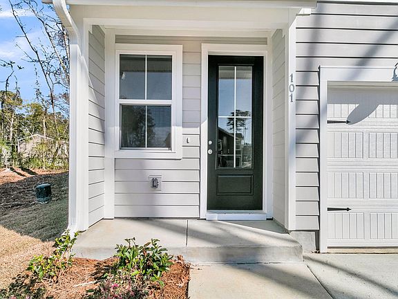 3rd image of 147 Berry Shoals Dr