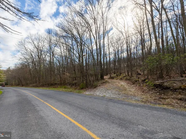 1320 Mount Carmel Rd, Orrtanna, PA 17353