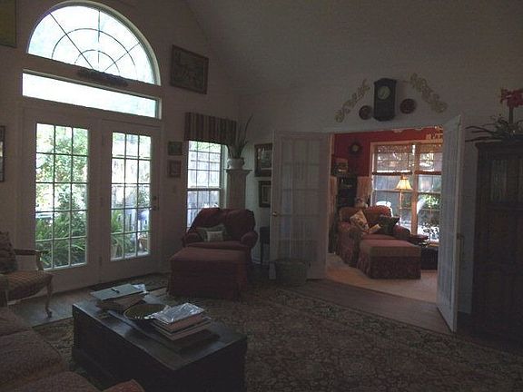 5th image of 3102 Wild Oaks Cir