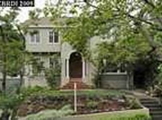 1036 Sunnyhills Rd, Oakland, CA 94610