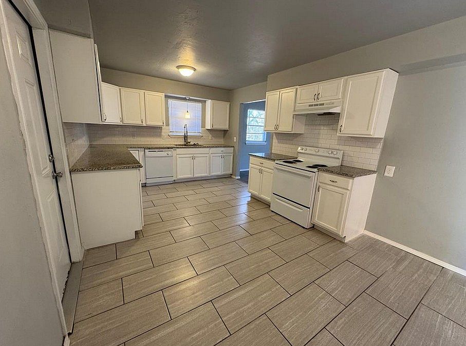 1st image of 1157 NE 59th St