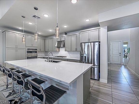 3rd image of 4285 Sunrise Flats St