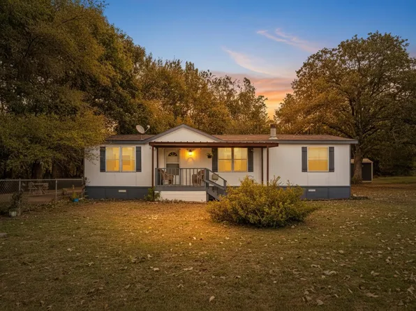 235 Wonder Dr, Springtown, TX 76082