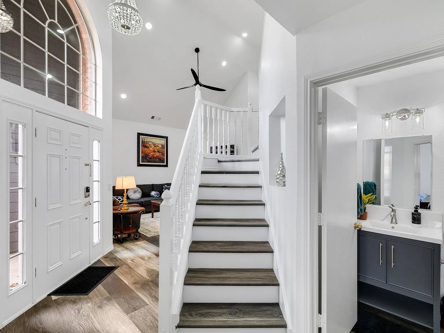 10217 Burgundy Dr — Photo 2