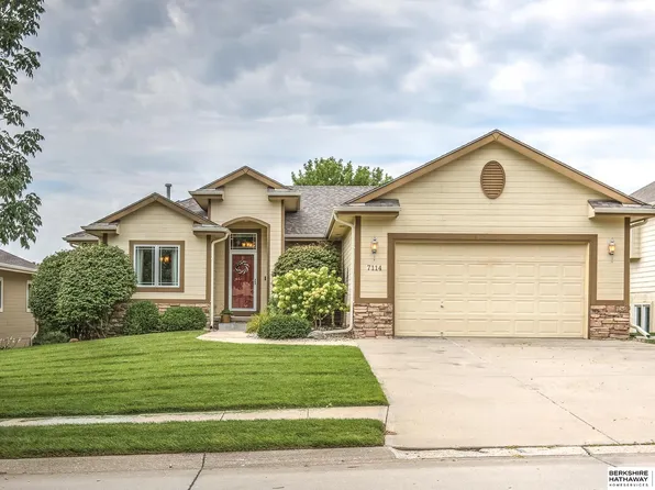 7114 N 146th St, Bennington, NE 68007