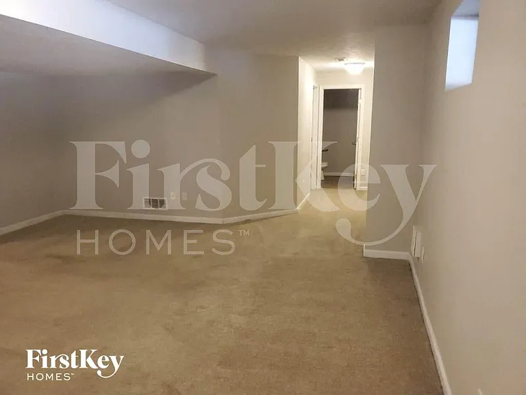 5606 Beechtree Ln — Photo 17