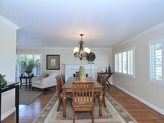 3rd image of 902 Stony Hill Rd