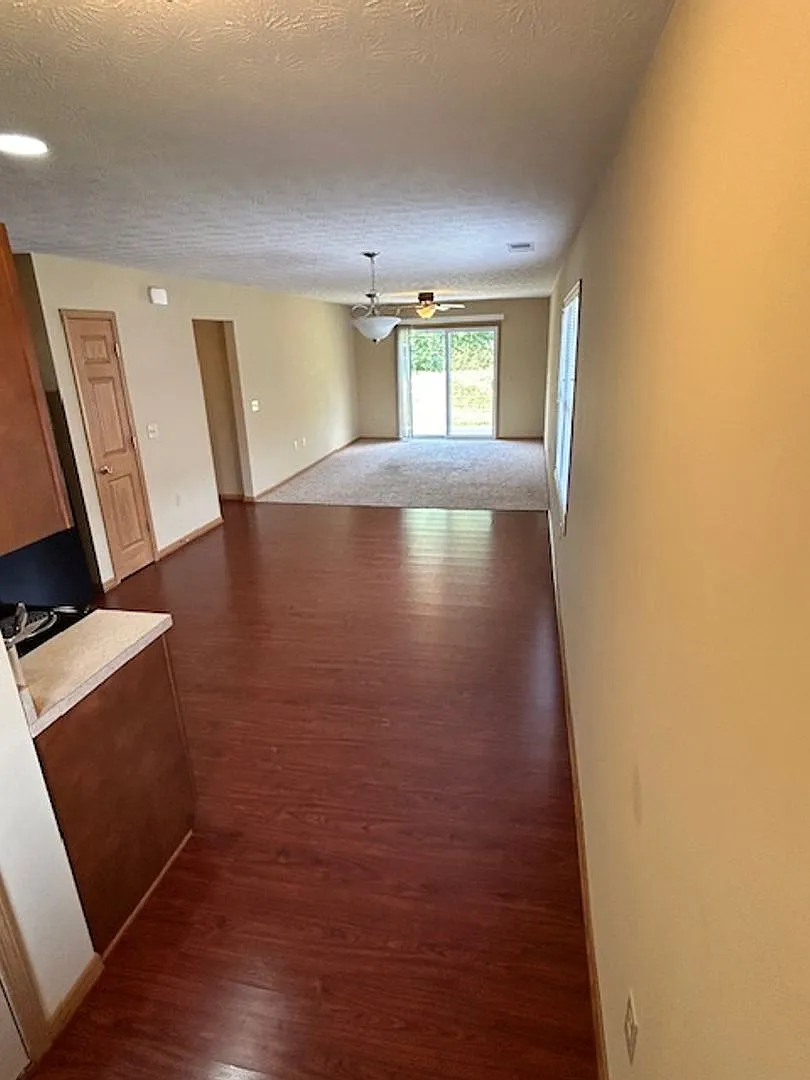1046 Laurel Tree Ct — Photo 2