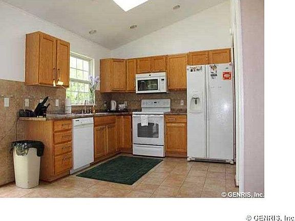 4th image of 3240 Leeward Cir