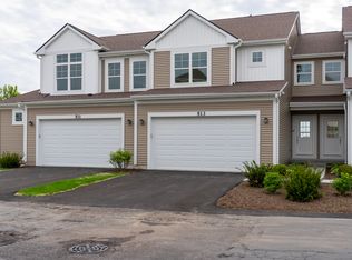 513 Amherst Dr, Sycamore, IL 60178