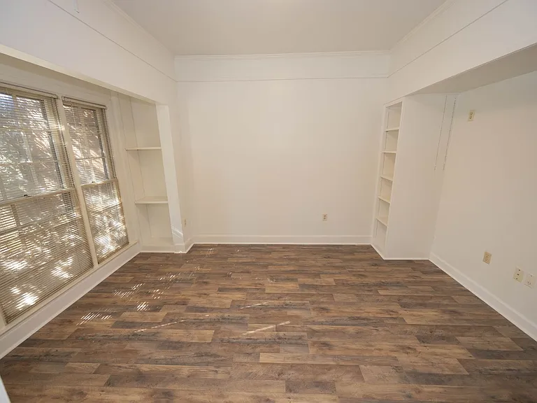 2043 Hazel Hedge Ln — Photo 4