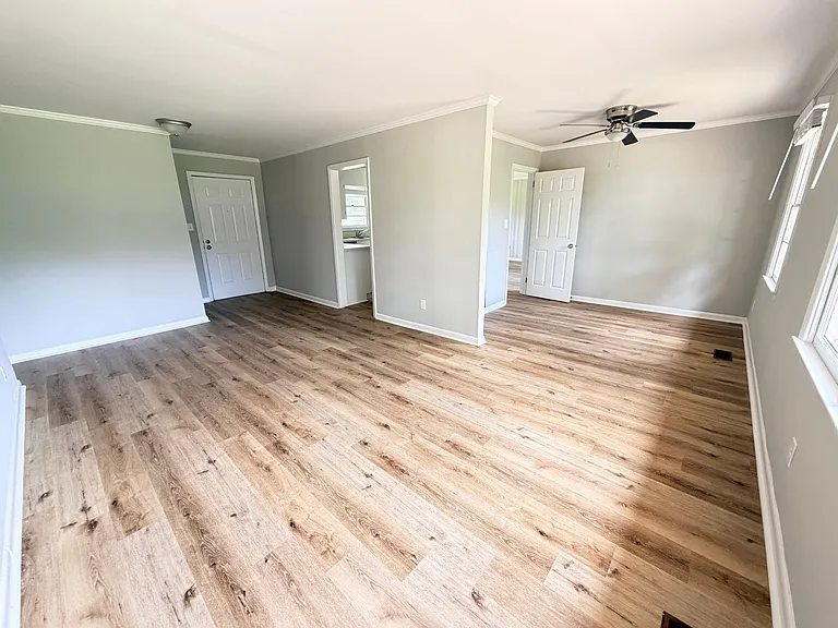 1107 W Park Ave — Photo 10