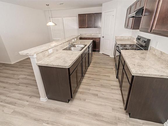 5th image of 13914 Westfield Dr