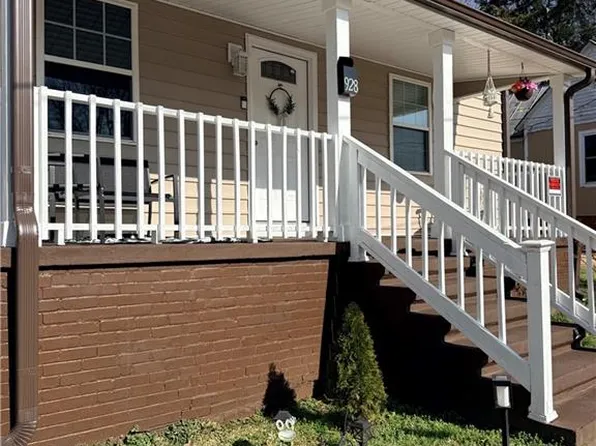 928 E Davis St, Burlington, NC 27215
