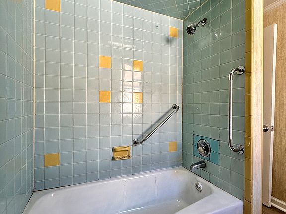 4th image of 258 S Hancock St #258