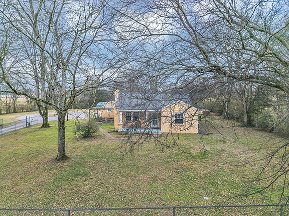 2nd image of 3200 Knight Dr